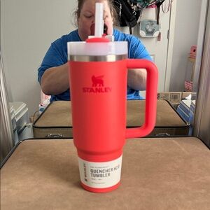 Stanley Hot Coral  30 oz Quencher H2.0 Tumbler